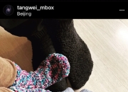 汤唯晒一家三口脚丫照：爸爸的大小情人 否认婚变